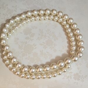 Women's Pearl Necklace Set